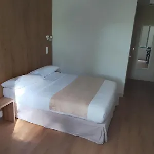 Chez Yves , 200 M Du Canal , 7 Min De Golfech , Parking Prive Et Gratuit , Rangement Velo Fermes , Pommevic France